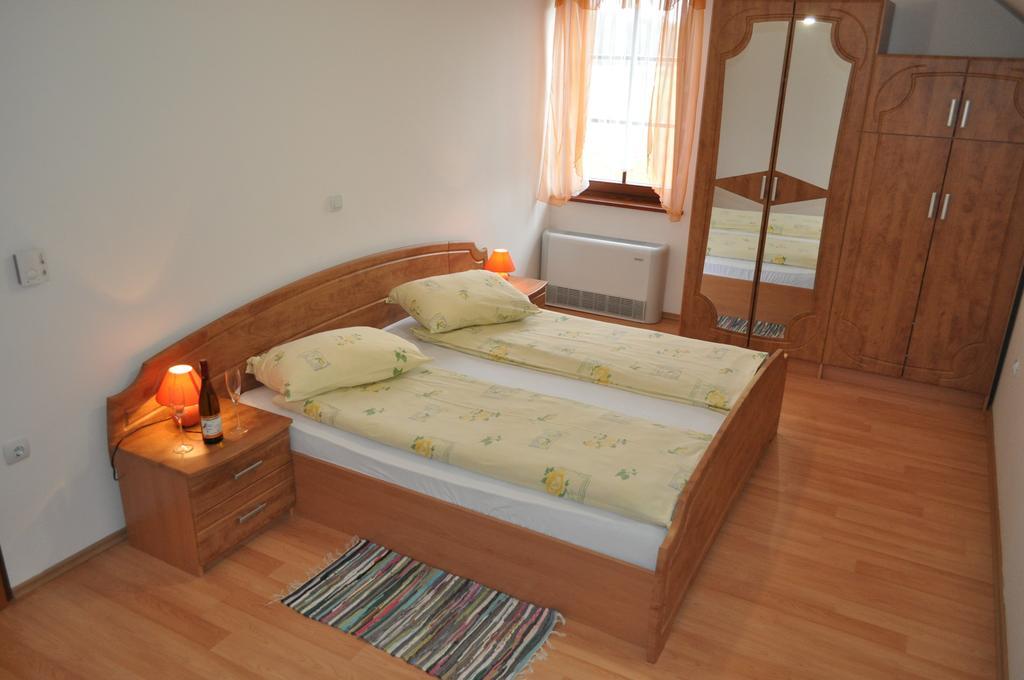 Apartments - Turisticna Kmetija Vrbnjak Ljutomer Rom bilde