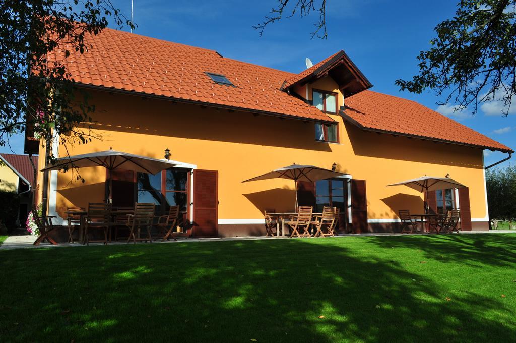 Apartments - Turisticna Kmetija Vrbnjak Ljutomer Eksteriør bilde